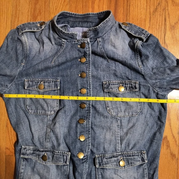 Gap Denim Blue Jean Jacket, Women's Medium, Buttons And Distressed Detail - Picture 7 of 16